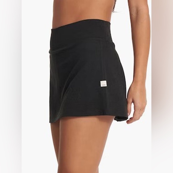 Vuori Halo Performance Skort - Picture 5 of 7